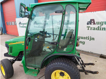 Compact tractor John Deere 2320: picture 2