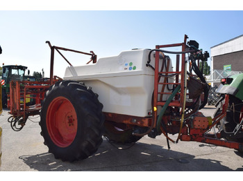 Trailed sprayer HOLDER