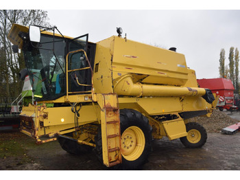 Combine harvester New Holland TF 42: picture 2
