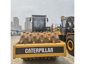 Compactor CATERPILLAR
