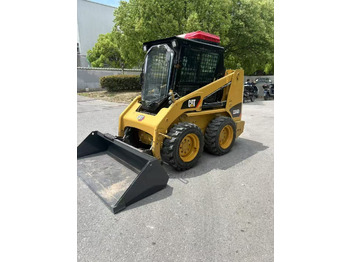 Skid steer loader CATERPILLAR 226B3