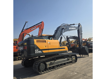 Crawler excavator Hyundai HX220L: picture 4