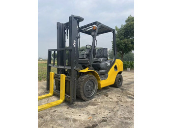 Diesel forklift Komatsu FD30: picture 3 Diesel forklift Komatsu FD30: picture 3