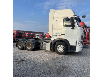 Tractor unit SINOTRUK HOWO