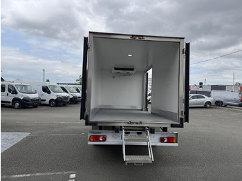 Refrigerated delivery van RENAULT Master 2.3