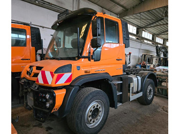 Cab chassis truck UNIMOG