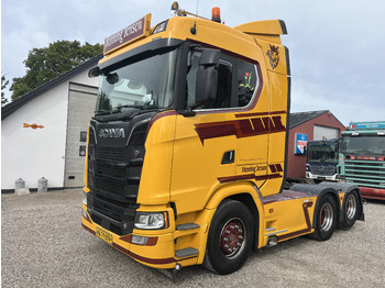 Tractor unit SCANIA S 580