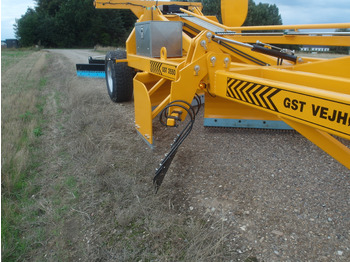 New Grader GST 2550 Gravel road tractor Grader: picture 2 New Grader GST 2550 Gravel road tractor Grader: picture 2