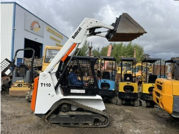 Compact track loader Bobcat T110 Joystick: picture 3