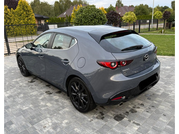 Car MAZDA 3: picture 3