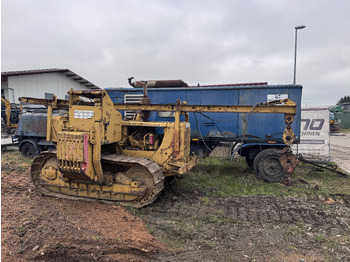 Pipe layer CATERPILLAR D4