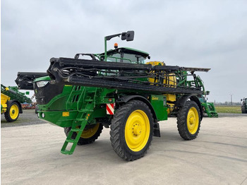 Self-propelled sprayer JOHN DEERE