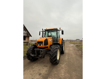 Farm tractor RENAULT
