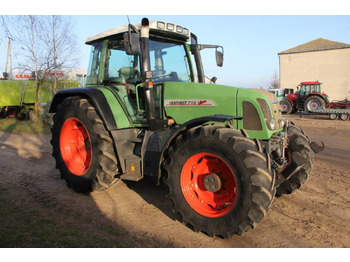 Farm tractor FENDT 716: picture 3