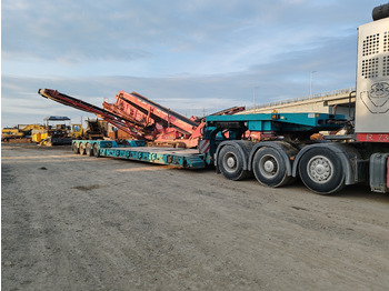 Low loader semi-trailer