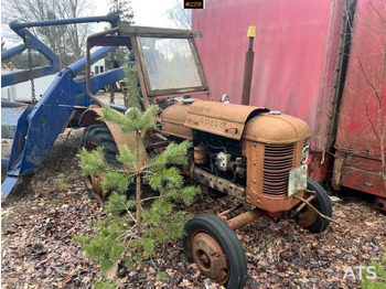 Farm tractor VOLVO BM T22 Reparation object: picture 3 Farm tractor VOLVO BM T22 Reparation object: picture 3