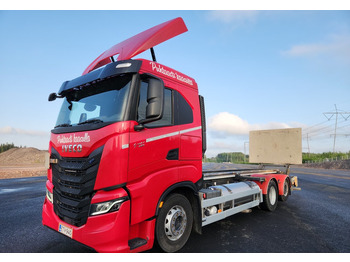 Cab chassis truck IVECO S-WAY