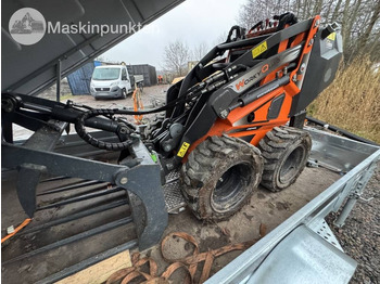 Skid steer loader