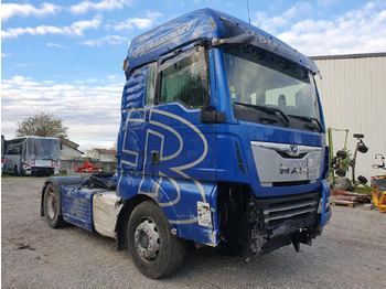 Tractor unit