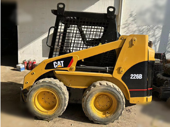 Skid steer loader CATERPILLAR 226B