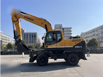 Wheel excavator HYUNDAI