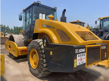 Roller XCMG XS223J