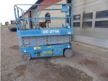 Scissor lift GENIE