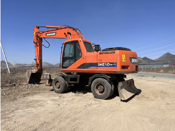 Wheel excavator DOOSAN
