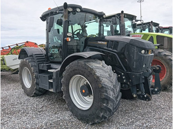 Farm tractor JCB Fastrac 4220