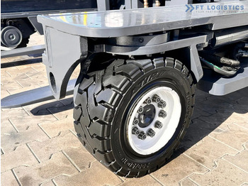 4-way reach truck Combilift C4000 / LPG / DUPLEX / 4500MM / FREE LIFT / LIKE NEW C4000 / LPG / DUPLEX / 4500MM / FREE LIFT / LIKE NEW: picture 4 4-way reach truck Combilift C4000 / LPG / DUPLEX / 4500MM / FREE LIFT / LIKE NEW C4000 / LPG / DUPLEX / 4500MM / FREE LIFT / LIKE NEW: picture 4