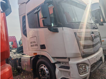 Tractor unit Auman 6×4: picture 2 Tractor unit Auman 6×4: picture 2