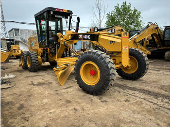 Grader CATERPILLAR