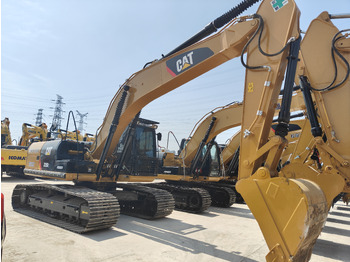 Crawler excavator CATERPILLAR 320D2