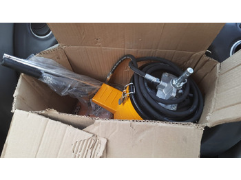 New Crawler excavator New JCB JS 200 tracked excavator: picture 4