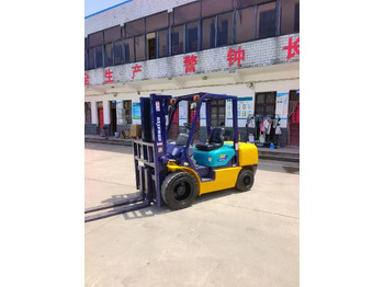 Material handling equipment KOMATSU Forklift FD30 Click for Discount: picture 4 Material handling equipment KOMATSU Forklift FD30 Click for Discount: picture 4