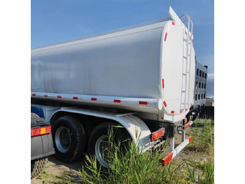 Tanker truck SINOTRUK HOWO