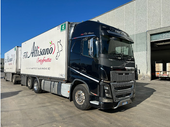Refrigerated truck VOLVO FH 750