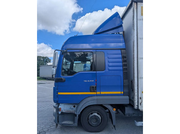 Curtain side truck MAN TGL 8.250: picture 2