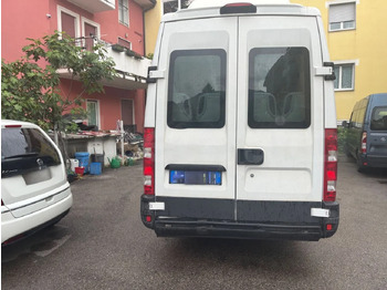 Suburban bus Iveco Daily: picture 5