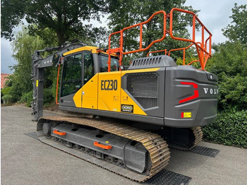 Crawler excavator VOLVO
