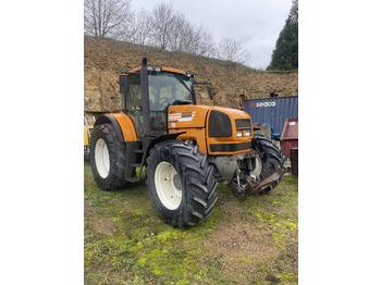 Farm tractor RENAULT