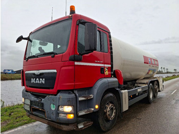Tanker truck MAN TGS 26.440