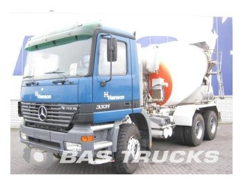 Concrete mixer truck Mercedes-Benz Actros 3331 B Manual Euro 2: picture 1