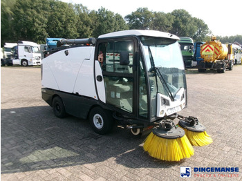 Road sweeper Johnston C202 compact street sweeper: picture 2