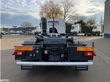 Hook lift truck Volvo FM 410 6x2 haakarmsysteem: picture 3