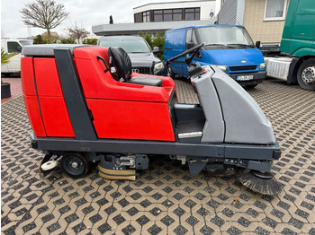 Scrubber dryer