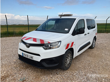 Minibus, People carrier 2020 Toyota Proace City Verso 5 Passenger Van: picture 3