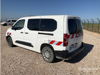 Minibus, People carrier 2022 Toyota Proace City Verso 5 Passenger Van: picture 2
