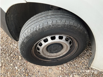 Commercial vehicle 2021 Peugeot Partner Cargo Van: picture 5