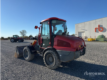 Wheel loader 2019 JCB 406 T4 Wheel Loader: picture 3